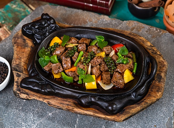 Beef Sizzling with Mixed Vegetable