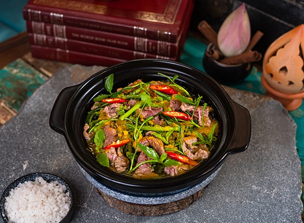 Beef Sour Soup with Lemongrass