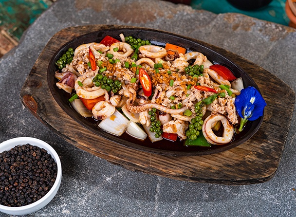 Squid Sizzling With Ground Pork and Vegetable