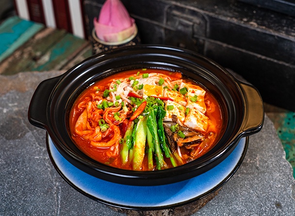 Tofu with Kimchi Spicy Soup