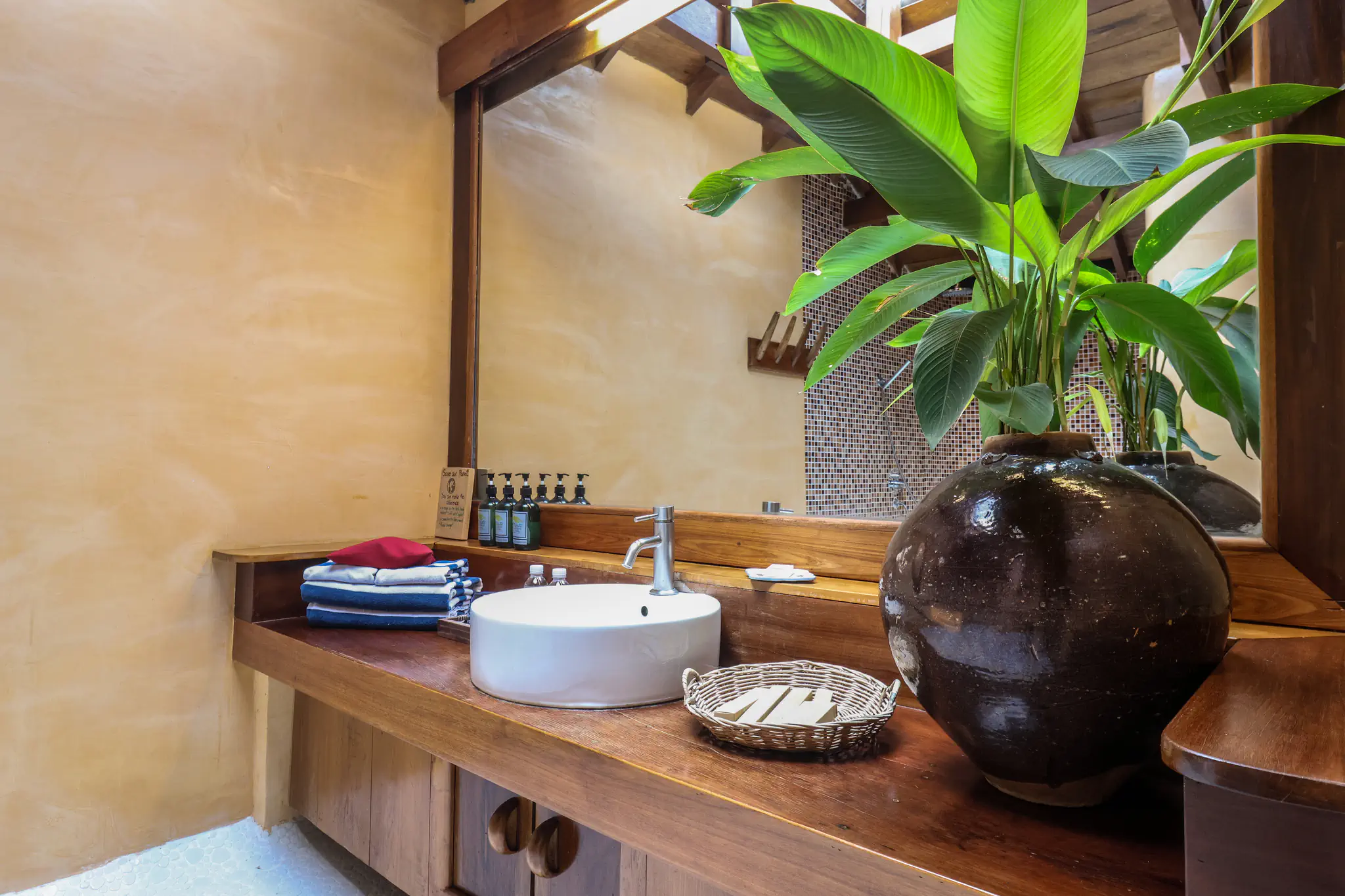 Suite Wooden Bungalow 5